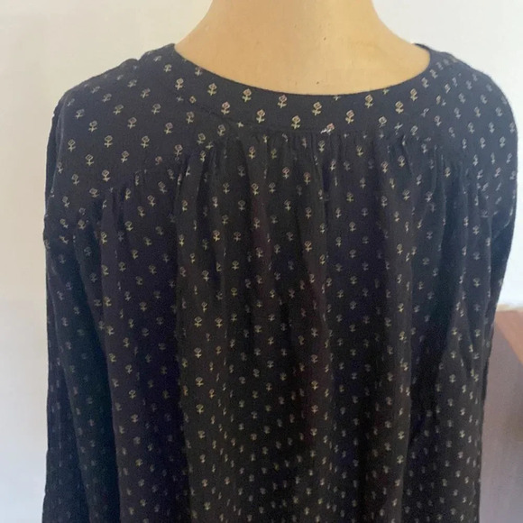 Free People sz S black v neck blouse oversized 1/2 button down great condition - Picture 4 of 9